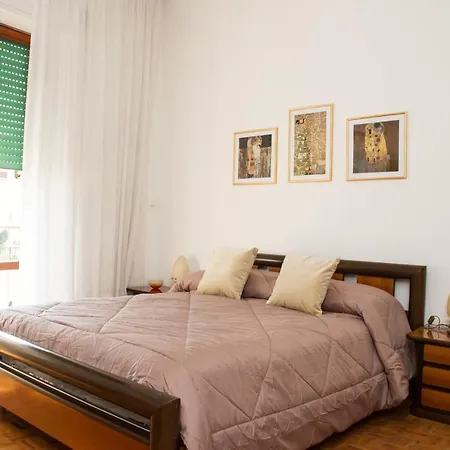 Easy House Bed & Breakfast *