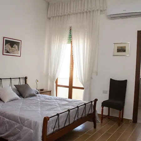 Easy House *