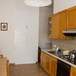 Easy House 3*