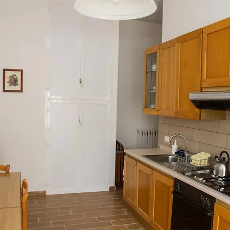 Easy House 3*